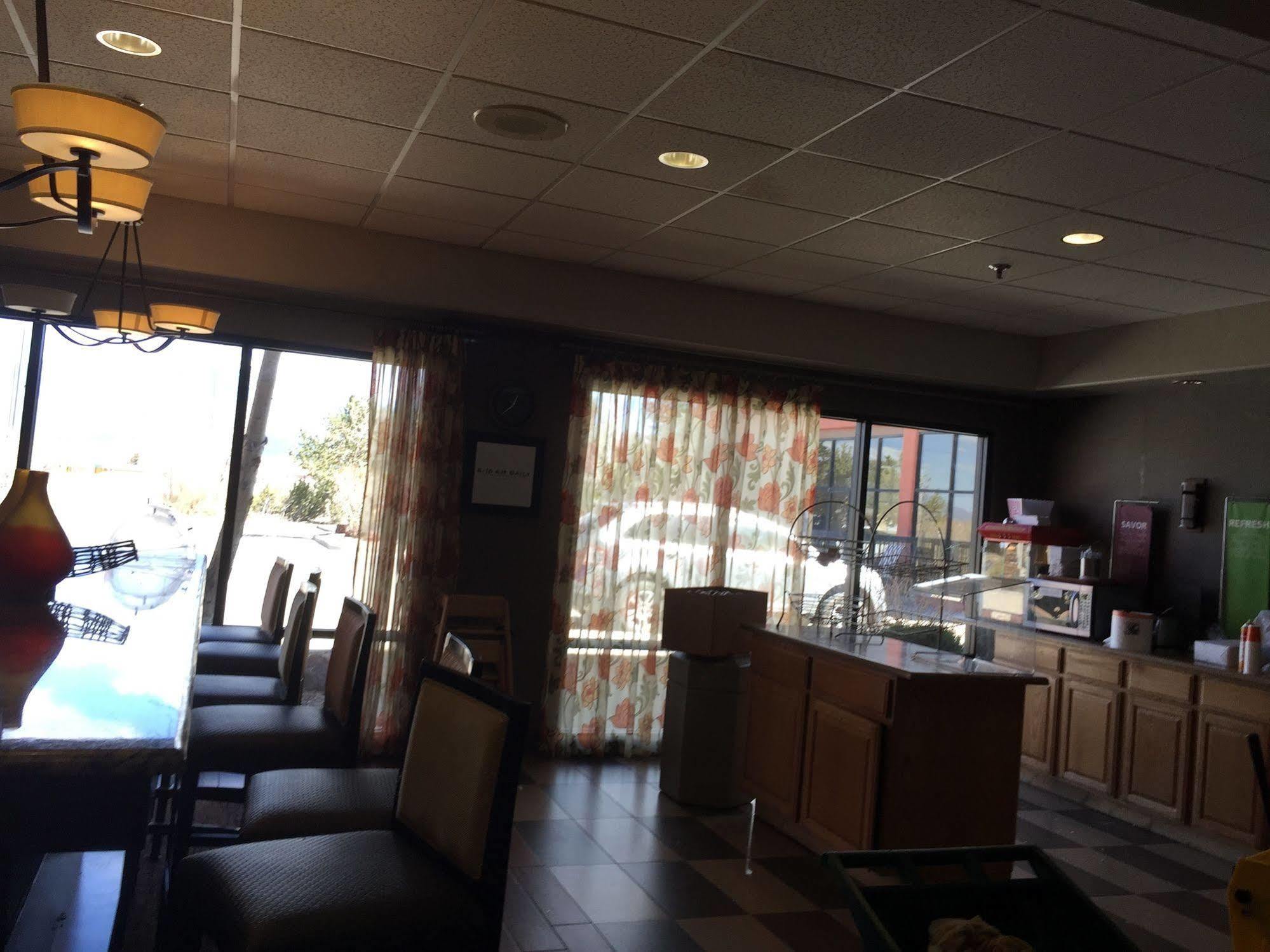 Hampton Inn Таос Екстер'єр фото